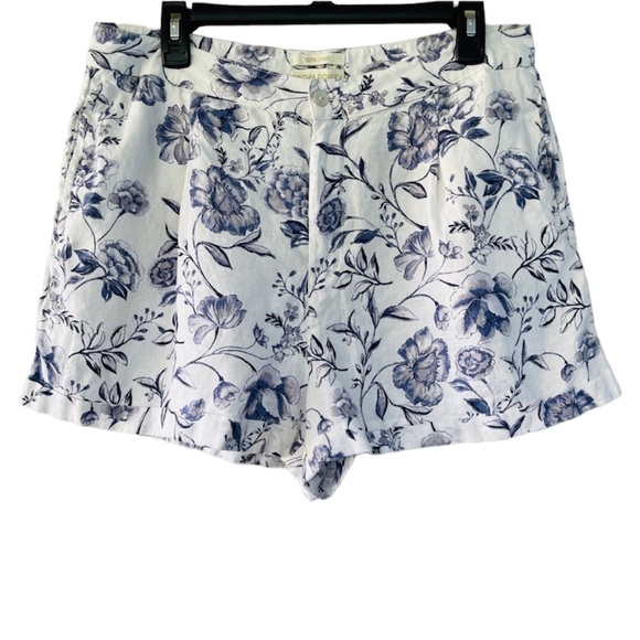 Cynthia Rowley 100% Linen Blue and White Floral Cuffed Shorts Size 12 - Picture 2 of 9